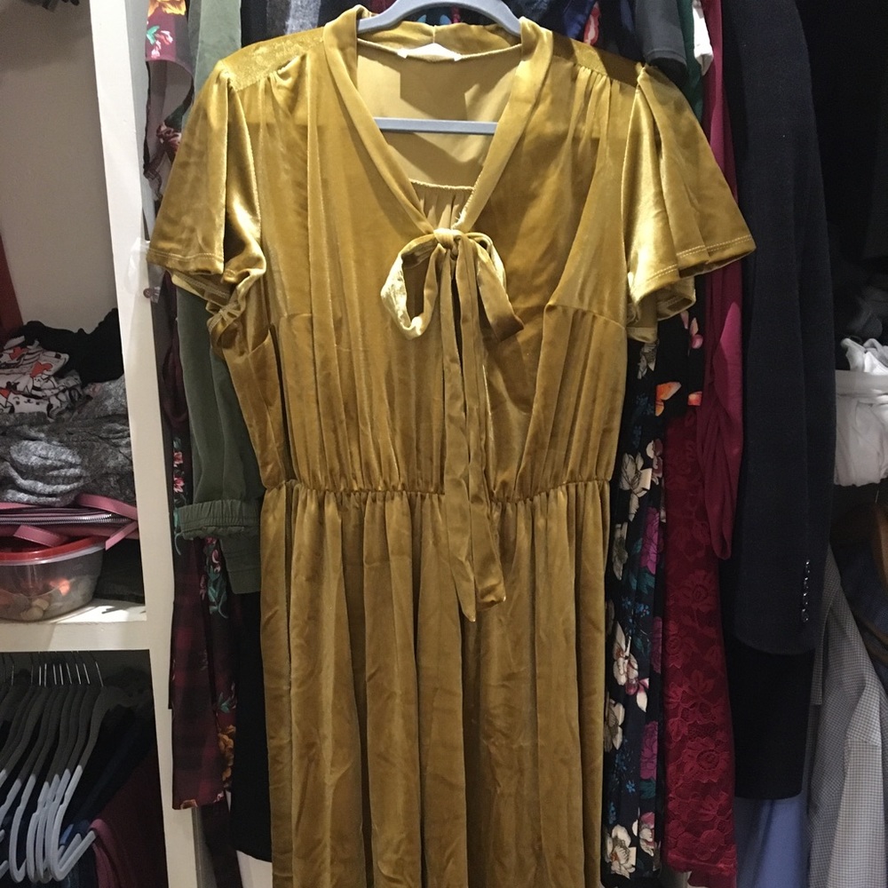 ModCloth Fete to be Tied velvet dress